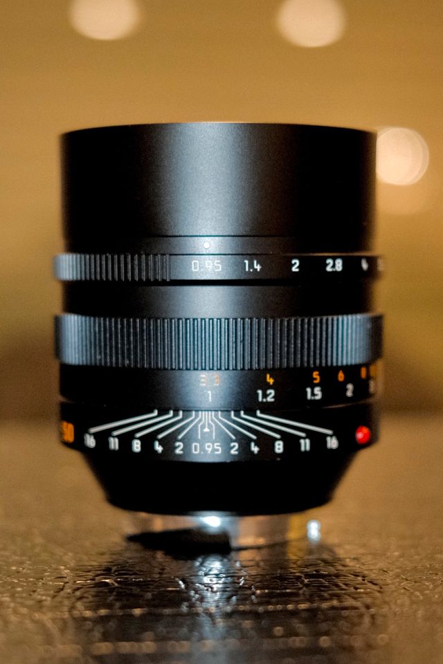 LEICA NOCTILUX -M 1:0.95/50 mm ASPH. Top condition, original packaging