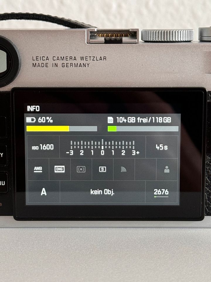 Leica M10-R silver chrome plated original packaging with 3 batteries & thumb rest