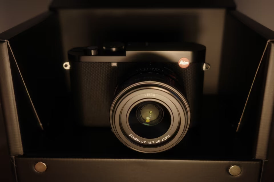Leica Q3 28mm With accessories