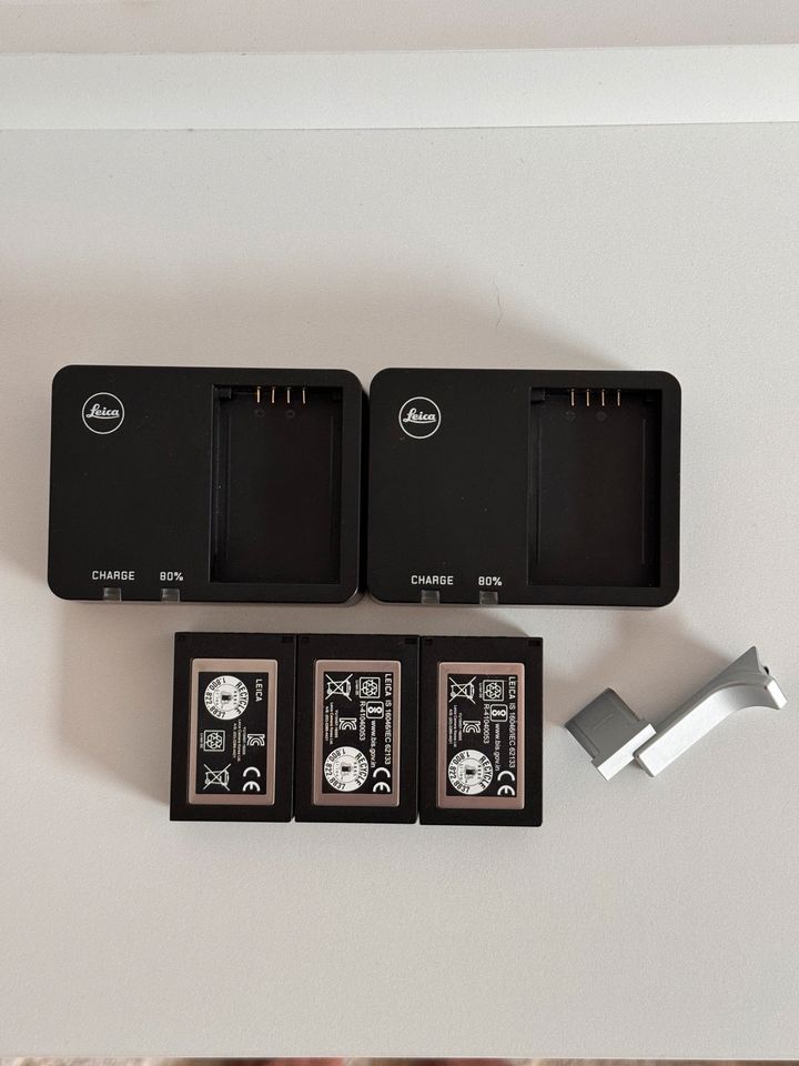 Leica M10-R silver chrome plated original packaging with 3 batteries & thumb rest