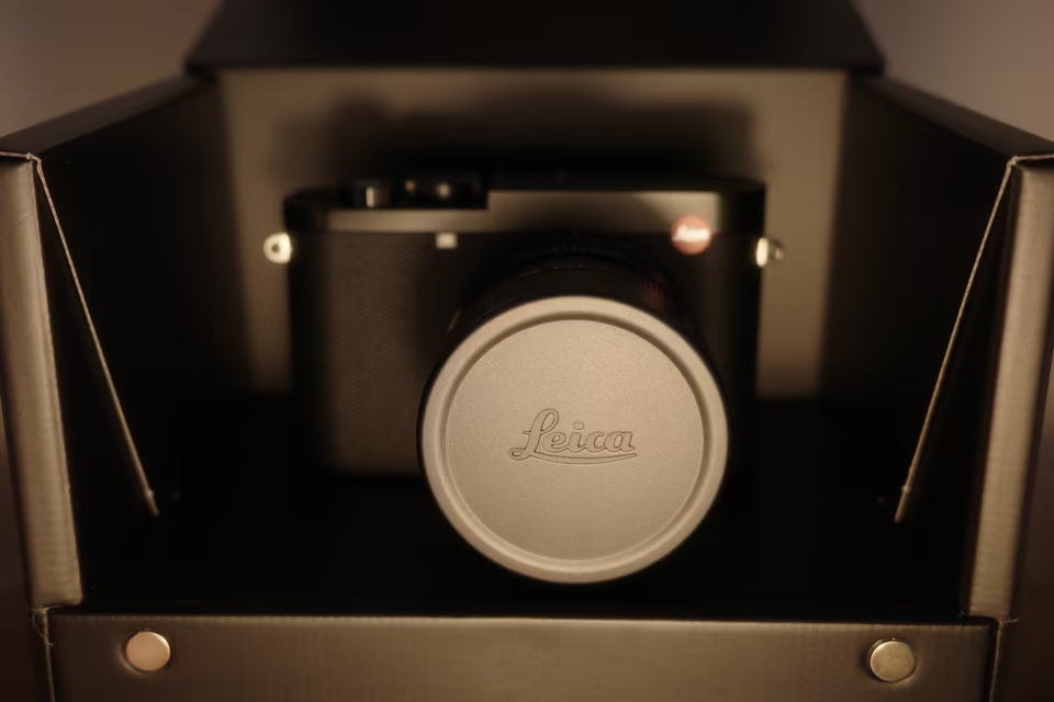 Leica Q3 28mm With accessories