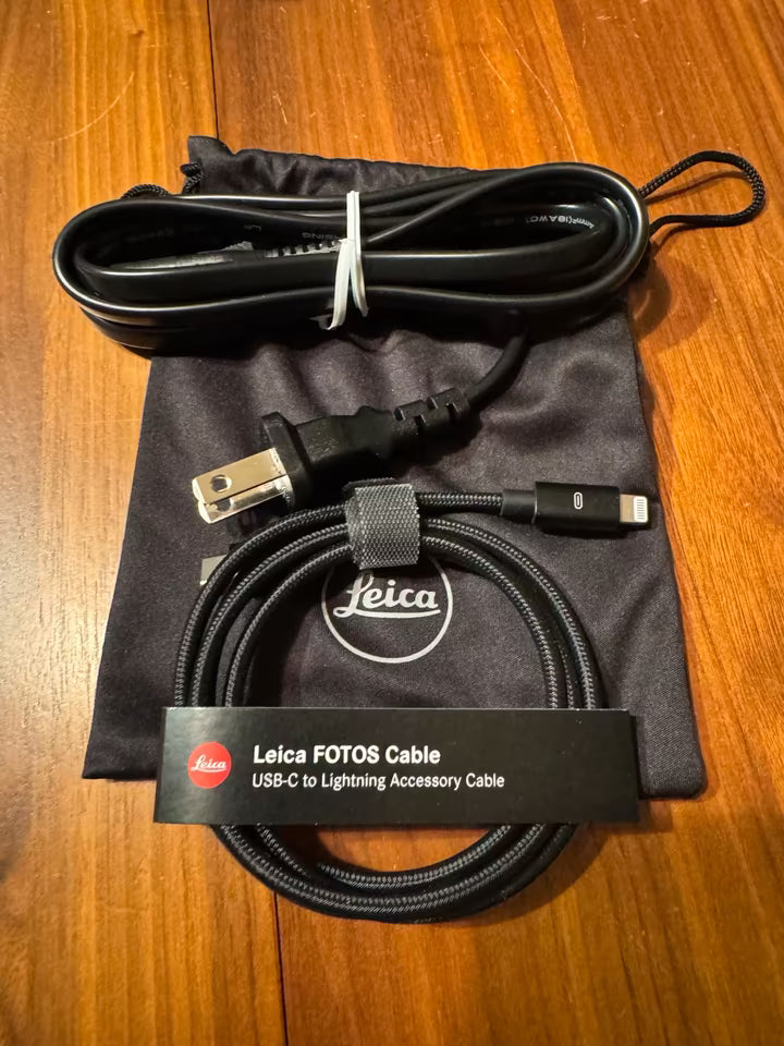 Leica Q3 including original accessories & packaging