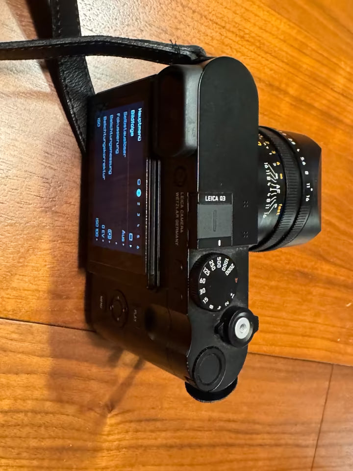 Leica Q3 including original accessories & packaging