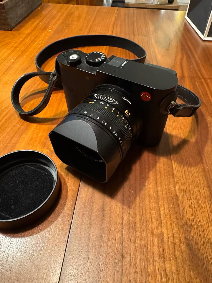 Leica Q3 including original accessories & packaging